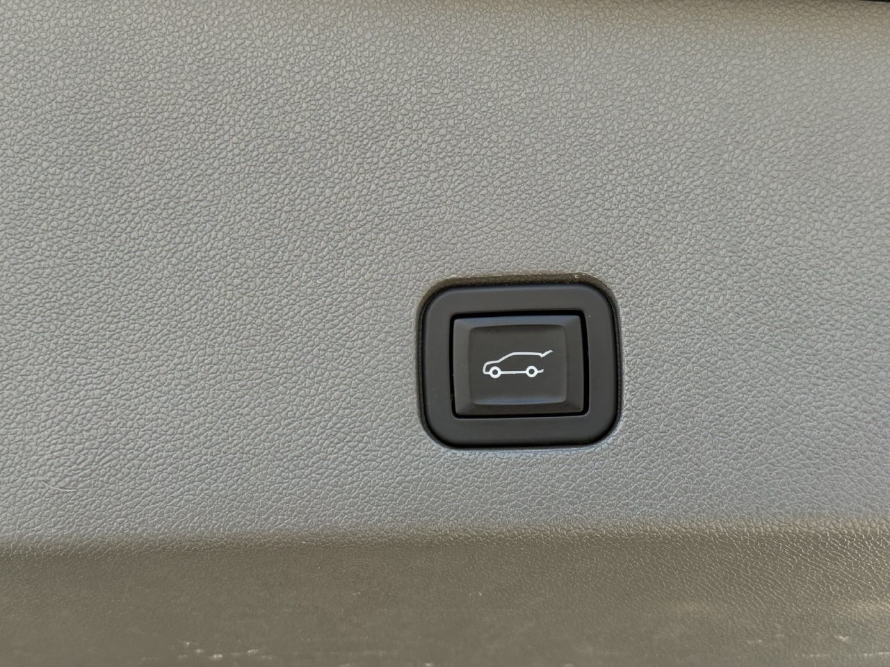 Used 2024 Cadillac XT6 Premium Luxury FWD image 32