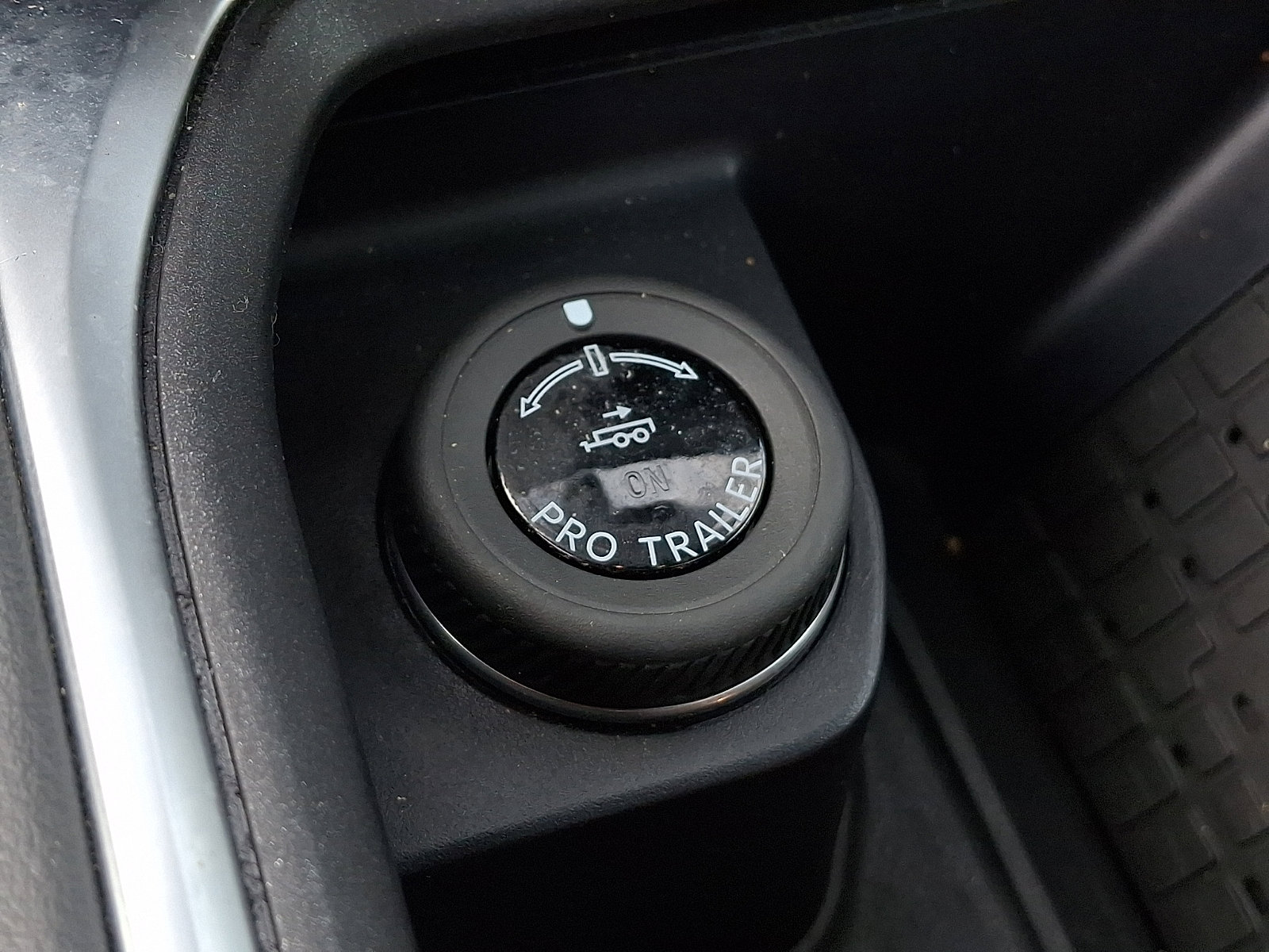 Certified 2025 Ford Expedition Active AWD/4WD image 26