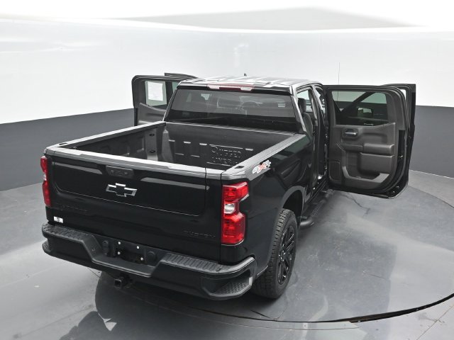 Used 2023 Chevrolet Silverado 1500 Custom w/ 2.7L Blackout Package AWD/4WD image 28