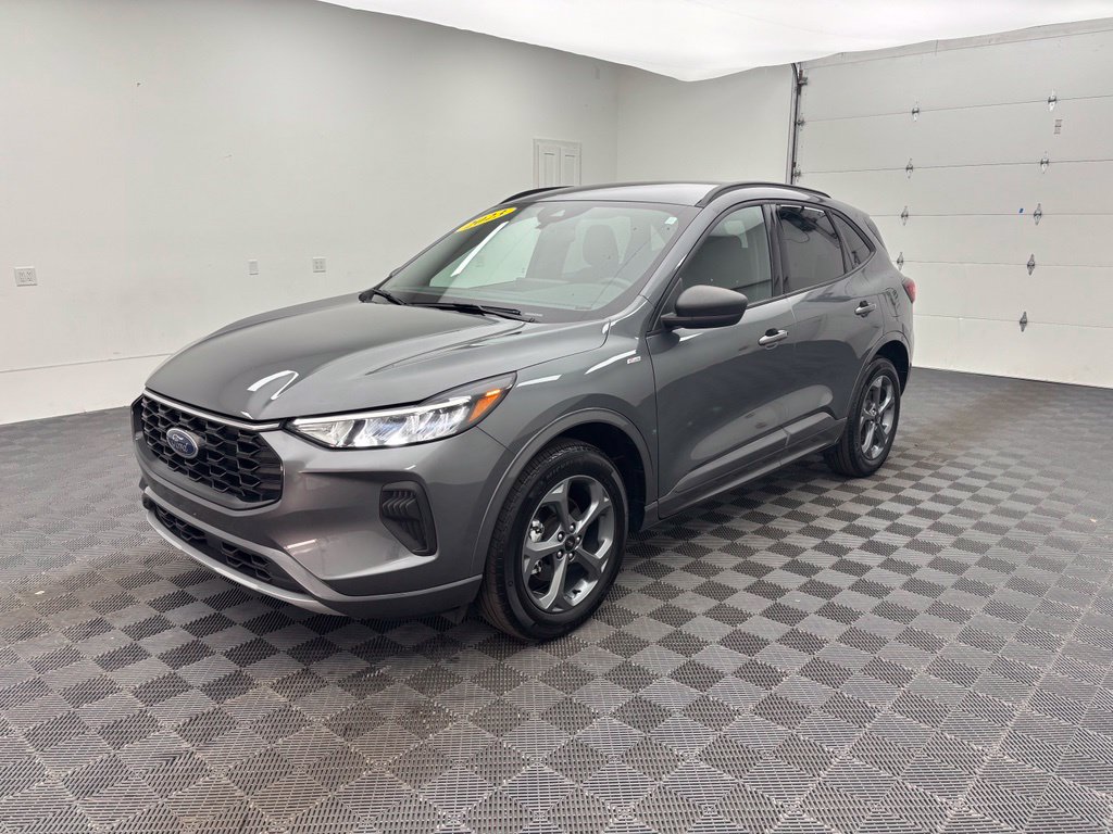 Certified 2023 Ford Escape ST-Line w/ Tech Pack #1 AWD/4WD image 2