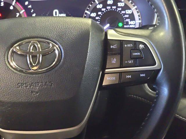 Used 2024 Toyota Highlander AWD image 23