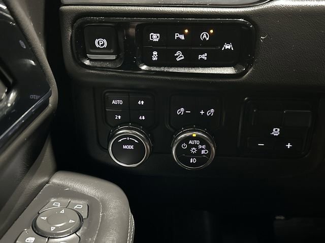 Used 2025 GMC Yukon XL Elevation w/ Elevation Premium Package image 35