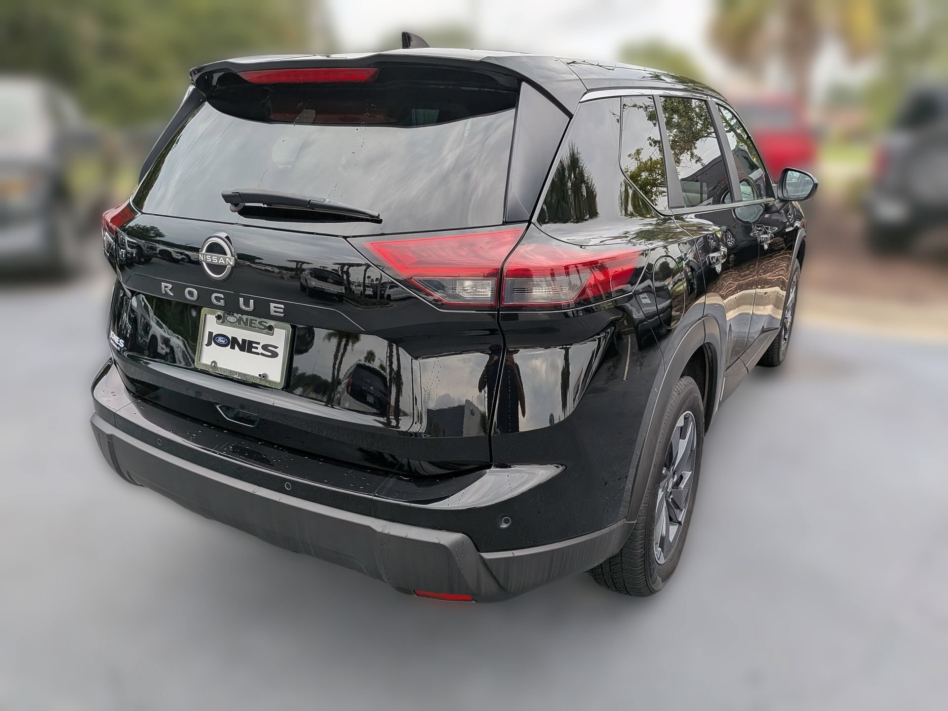 Used 2025 Nissan Rogue SV FWD image 4