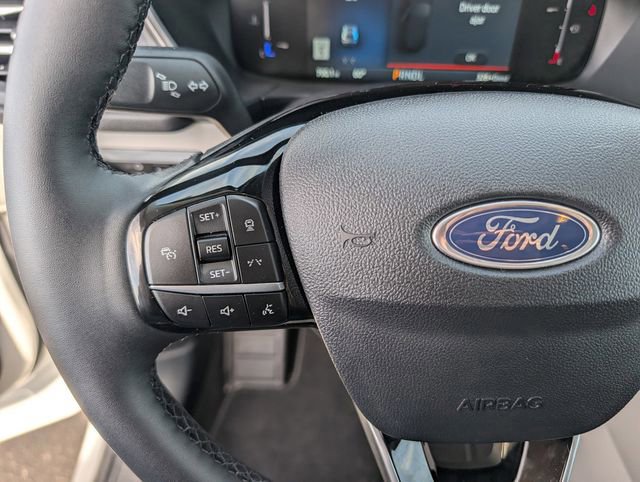 Certified 2025 Ford Escape SE image 15