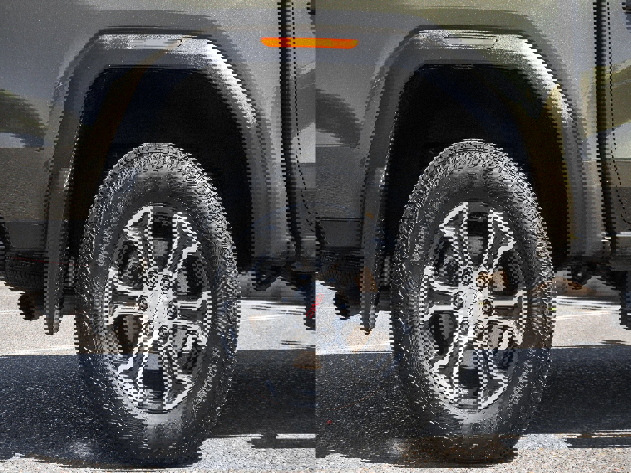 Used 2024 GMC Canyon AT4 w/ LPO, Skid Plate Package image 12