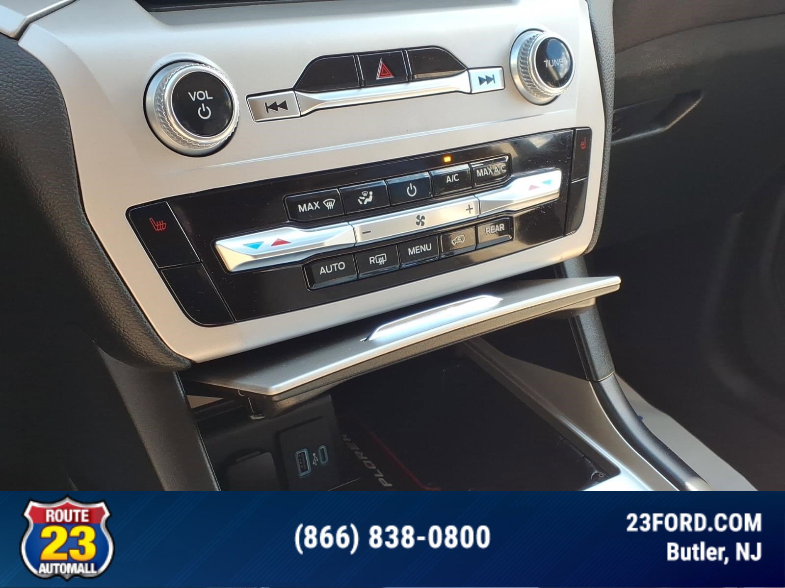 Certified 2024 Ford Explorer XLT AWD/4WD image 18