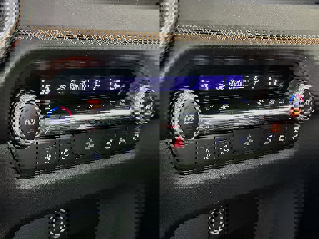 Used 2025 MAZDA CX-50 AWD 2.5 S w/ Premium Plus Pkg image 21