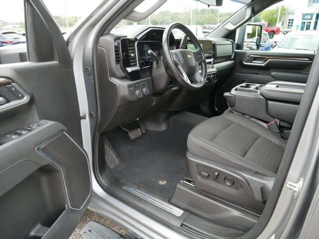 Used 2025 Chevrolet Silverado 2500 LT w/ Convenience Package AWD/4WD image 11