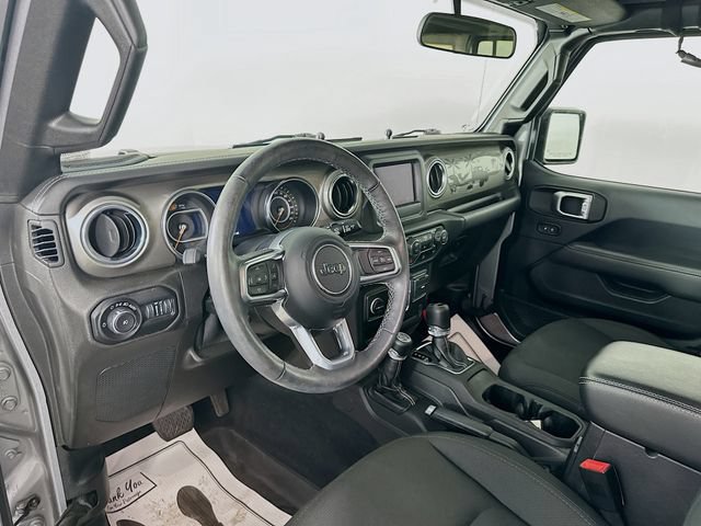 Used 2019 Jeep Wrangler Unlimited Sahara w/ Cold Weather Group AWD/4WD image 15
