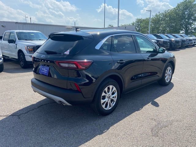 Certified 2023 Ford Escape Active w/ Tech Pack #1 FWD image 3