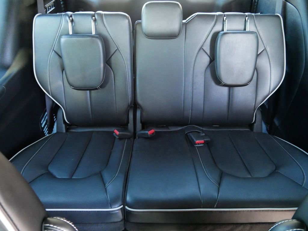 Used 2024 Chrysler Pacifica Limited w/ Uconnect Theater Family Group image 15