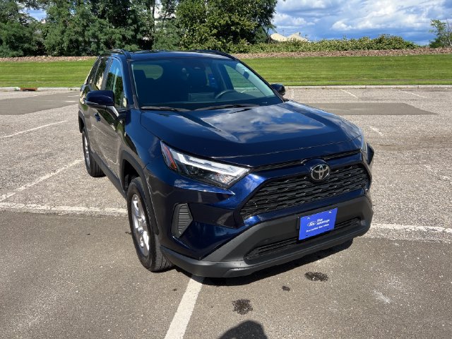 Used 2025 Toyota RAV4 XLE AWD/4WD image 2