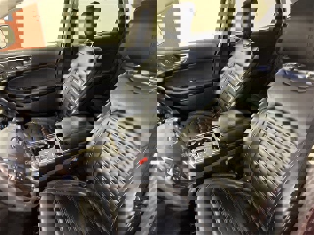 Certified 2019 Ford Edge SEL w/ Equipment Group 201A image 4