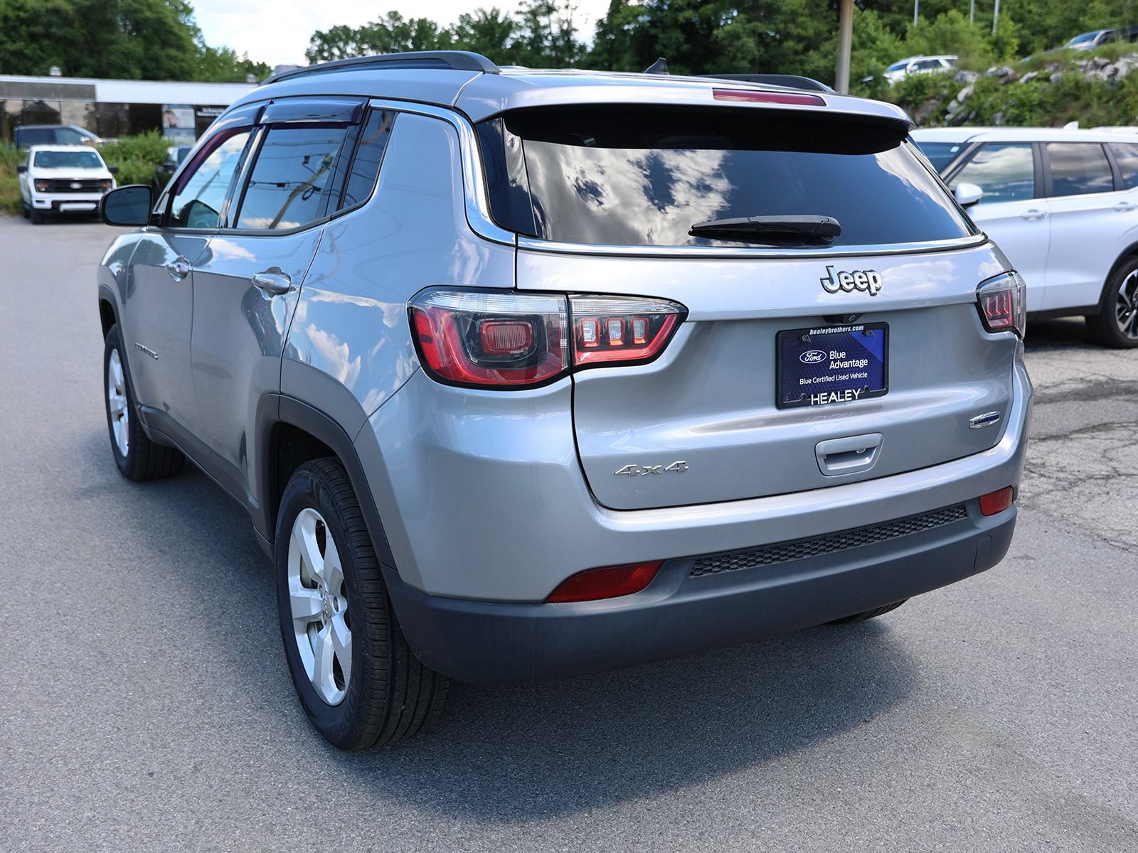Used 2018 Jeep Compass Latitude AWD/4WD image 5