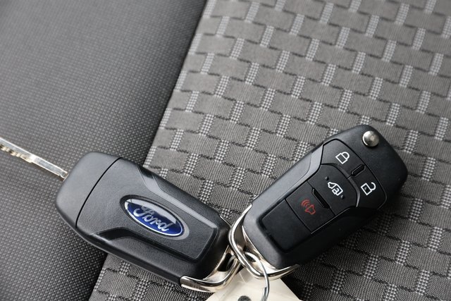 Certified 2025 Ford Transit 350 XL image 33