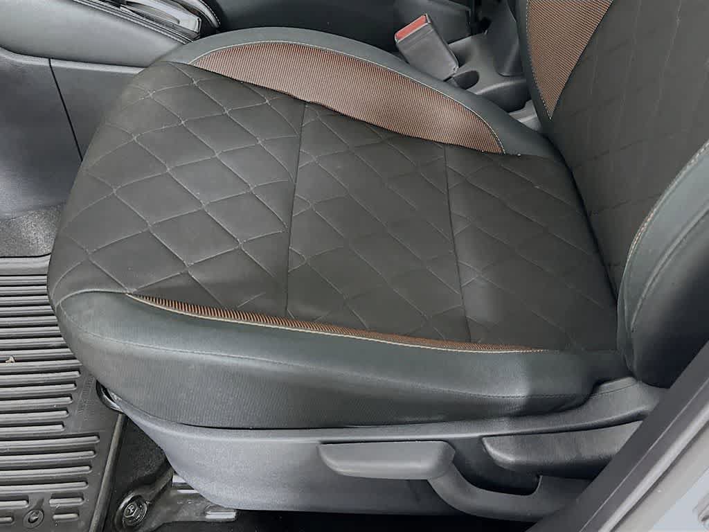 Used 2020 Nissan Kicks SR w/ Exterior Package FWD image 28