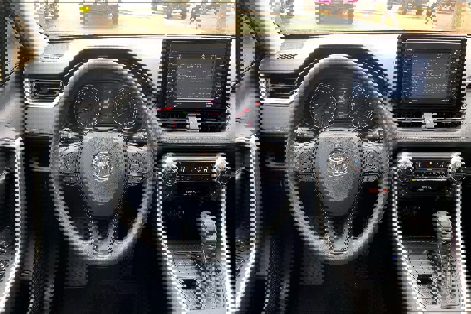 Used 2020 Toyota RAV4 XLE image 7