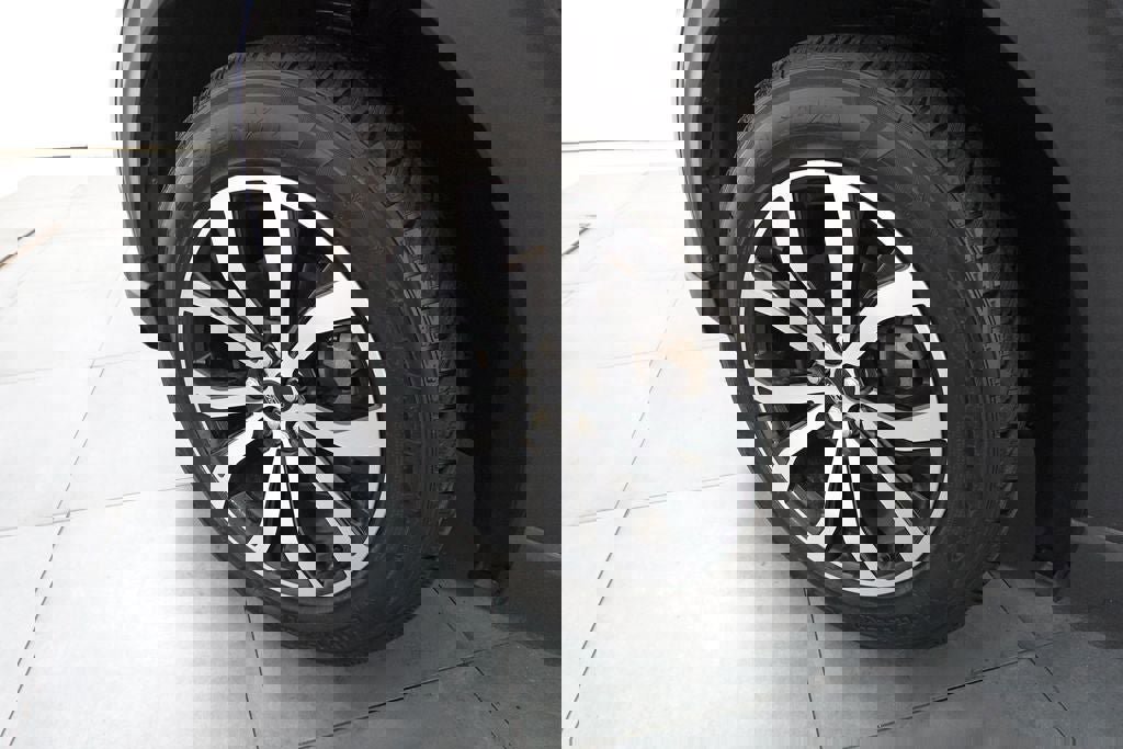 Certified 2023 Ford Explorer ST-Line image 31