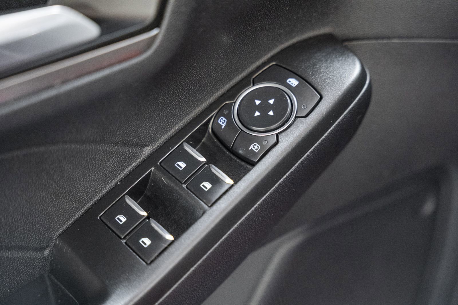 Certified 2022 Ford Escape Titanium image 47