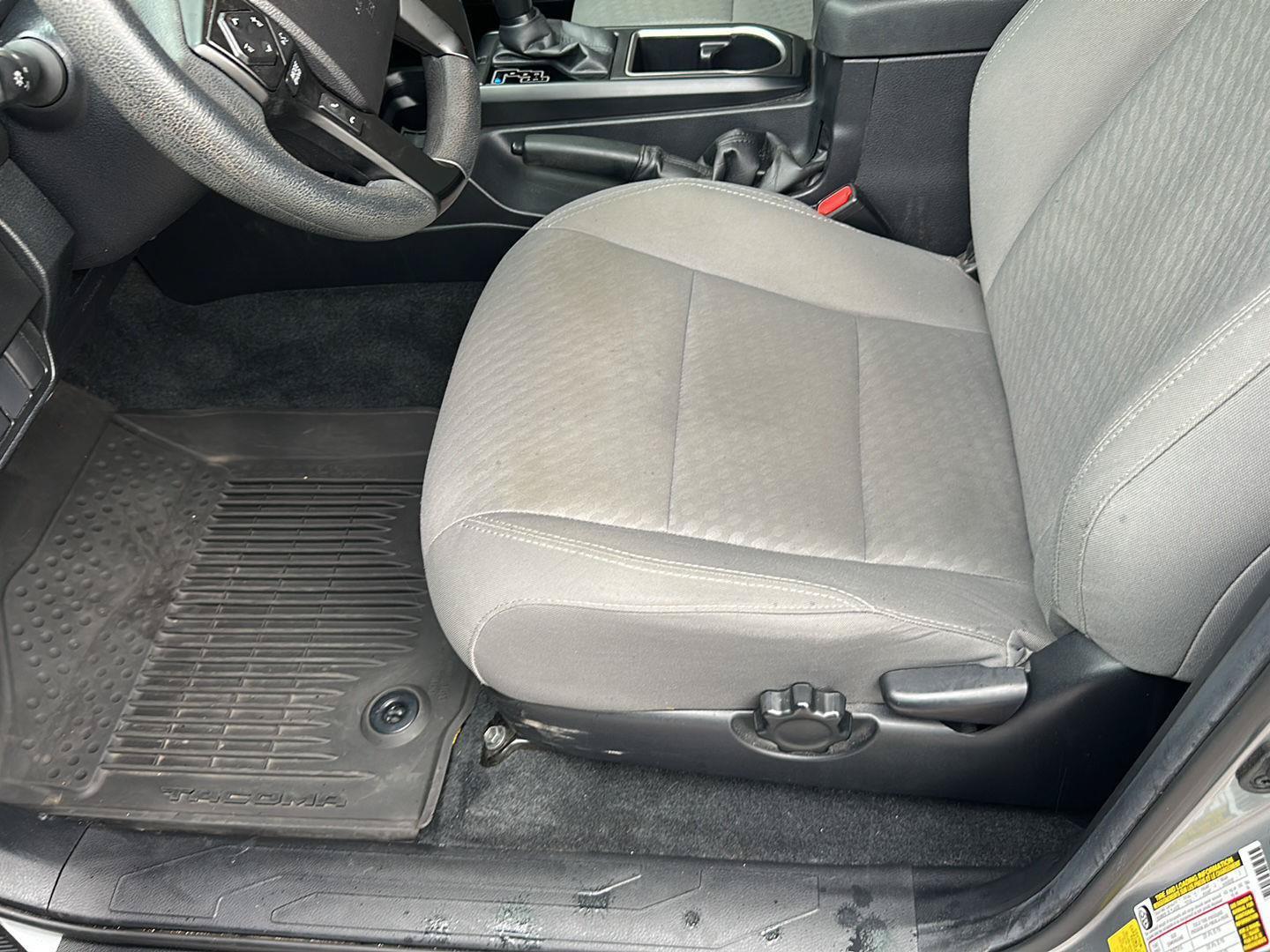 Used 2022 Toyota Tacoma SR AWD/4WD image 12