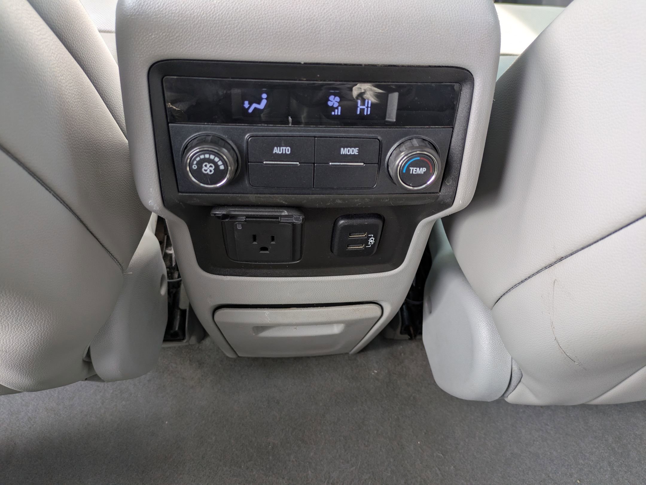 Used 2017 GMC Acadia SLT image 30