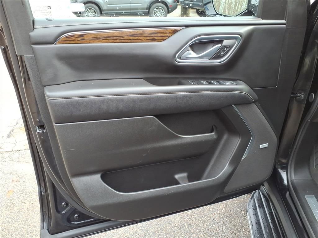 Used 2024 Chevrolet Tahoe Premier AWD/4WD image 21