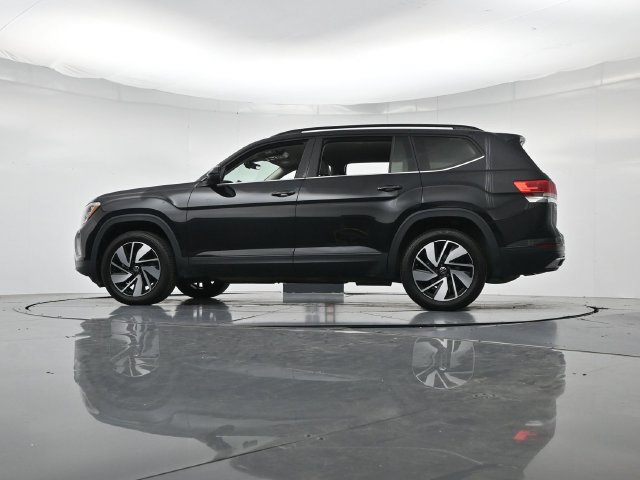 Used 2025 Volkswagen Atlas SE FWD image 40