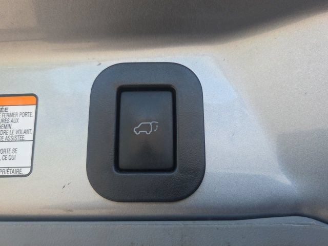 Used 2017 Toyota Sienna XLE w/ XLE Navigation Package FWD image 15
