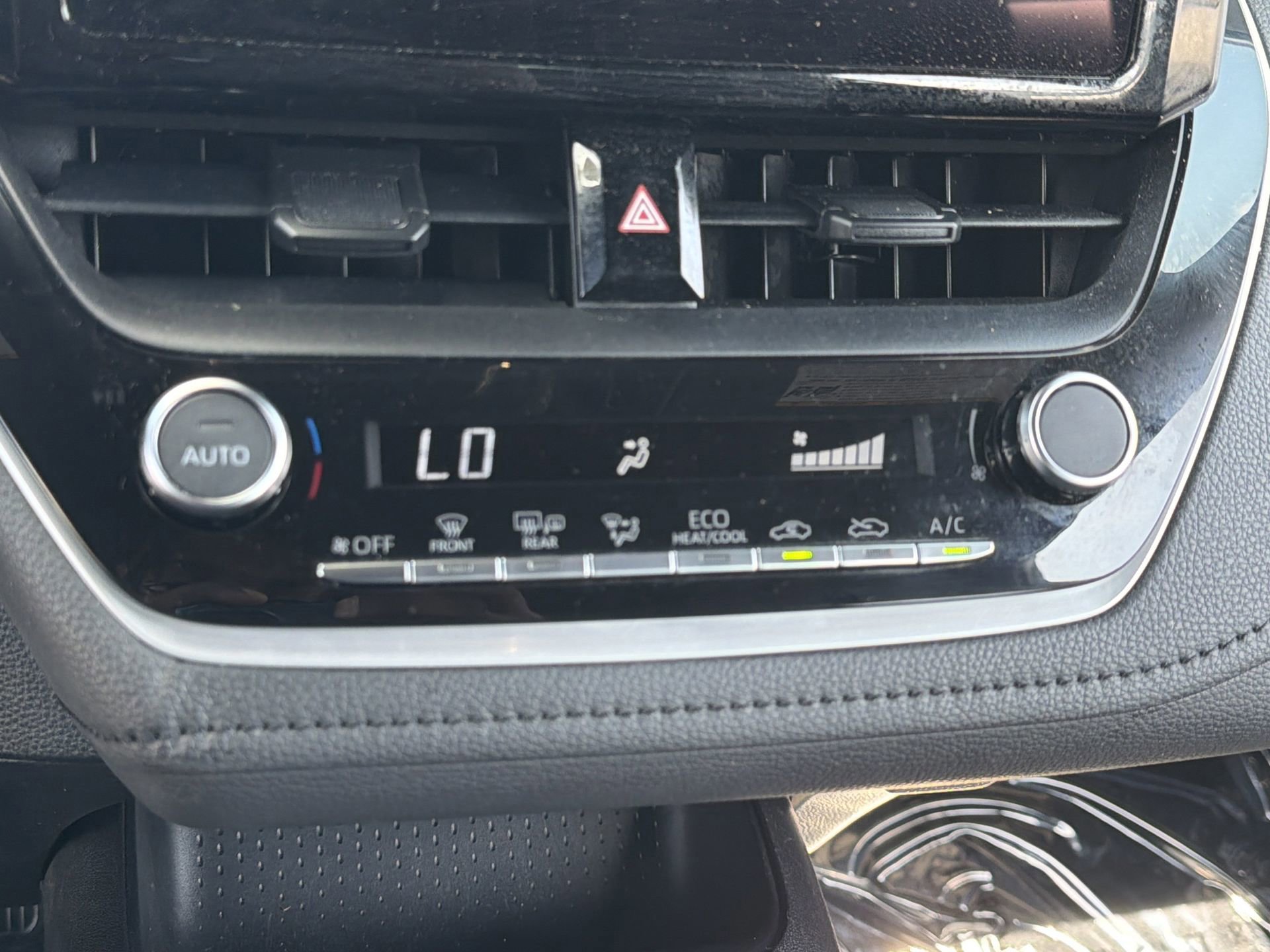 Used 2024 Toyota Corolla SE image 15