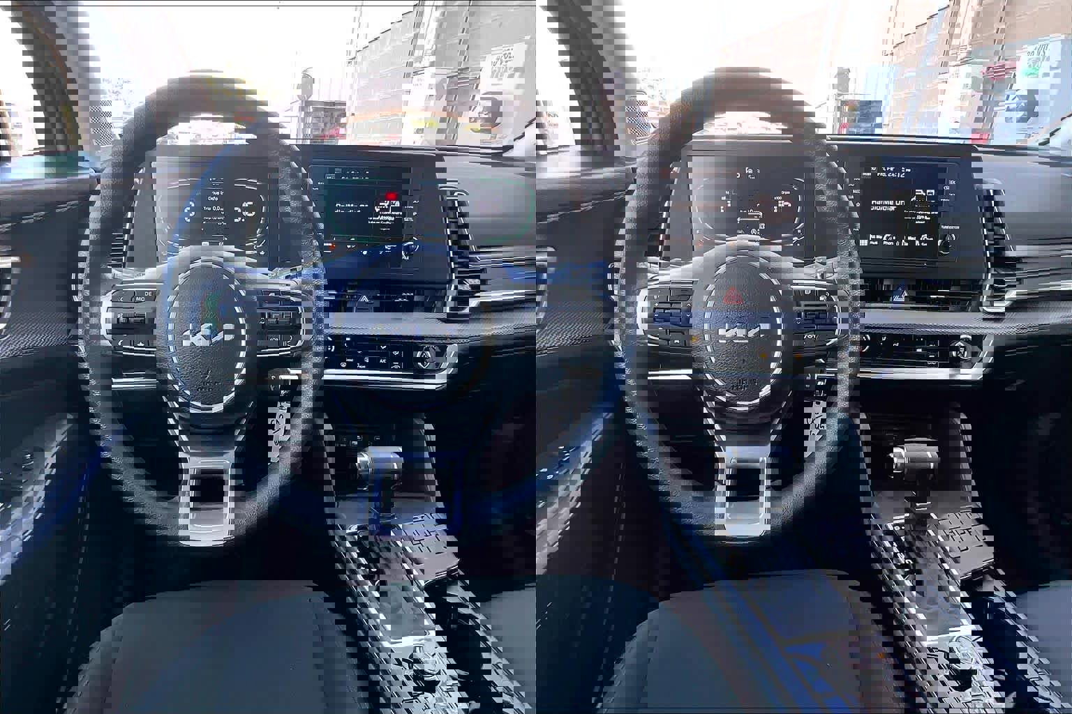 Used 2023 Kia Sportage LX image 10