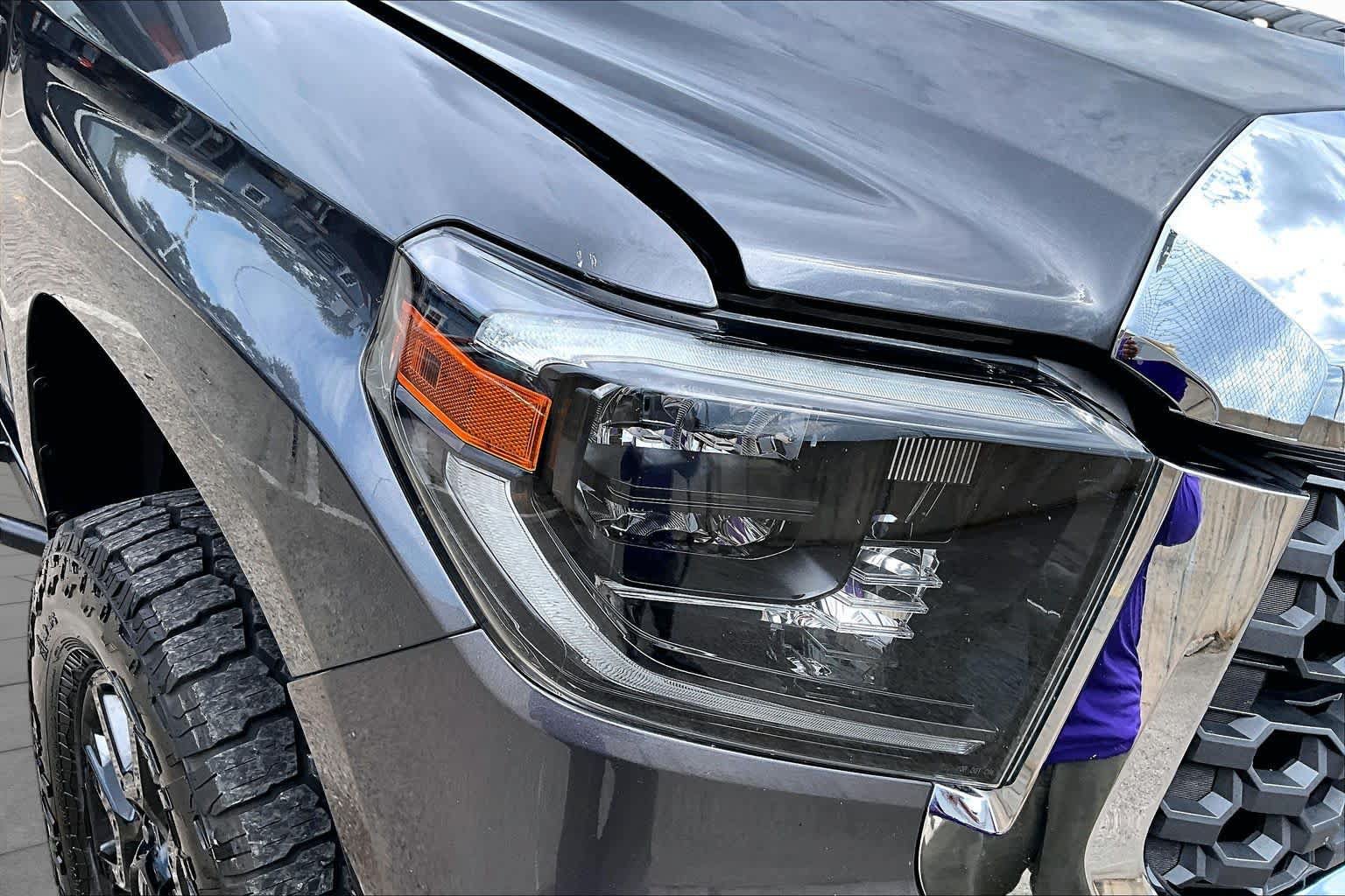 Used 2020 Toyota Tundra SR5 w/ TRD Off-Road Package AWD/4WD image 27