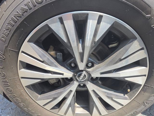 Used 2023 Nissan Rogue SV AWD/4WD image 6