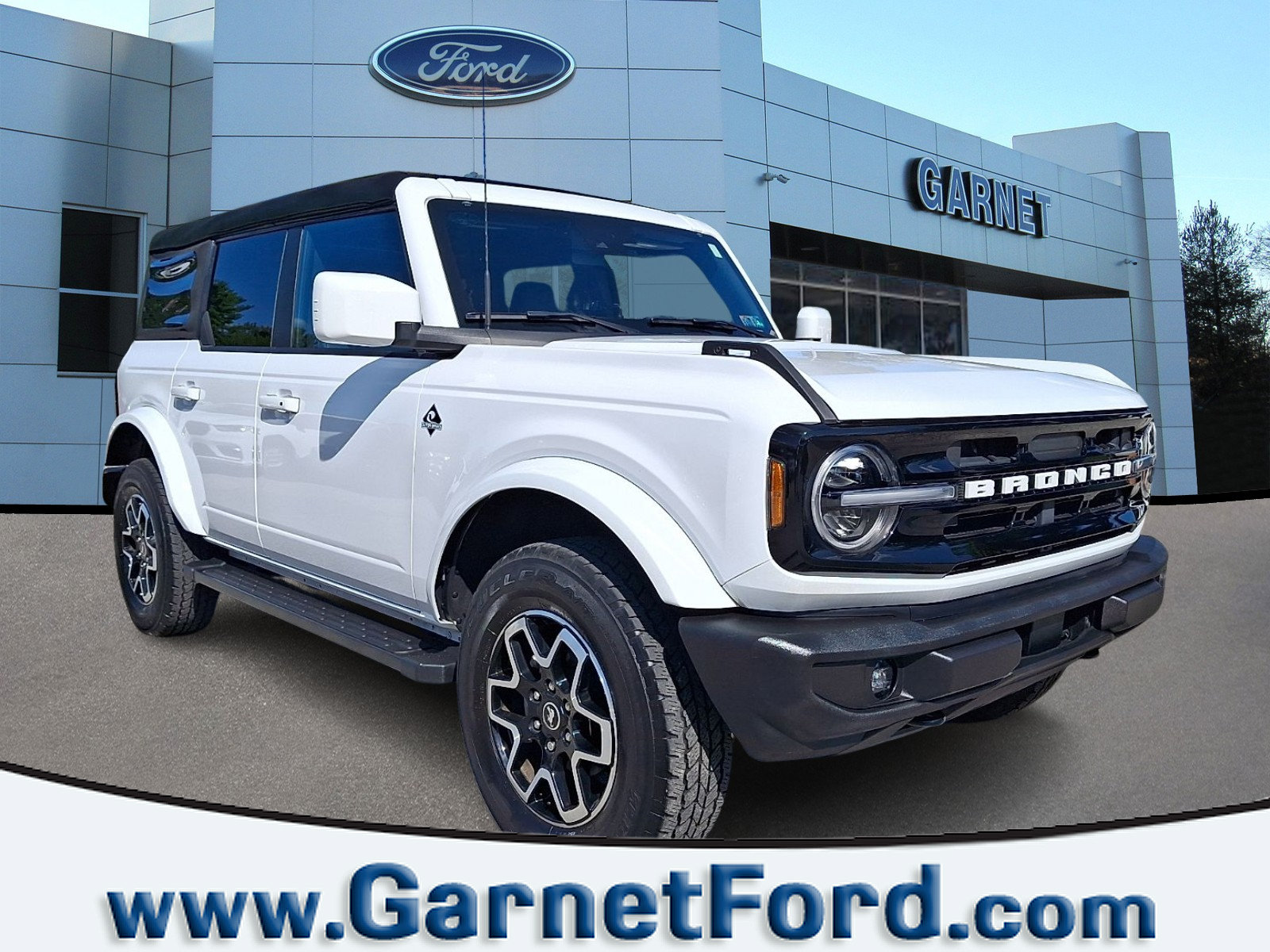 Certified 2024 Ford Bronco Outer Banks AWD/4WD image 1