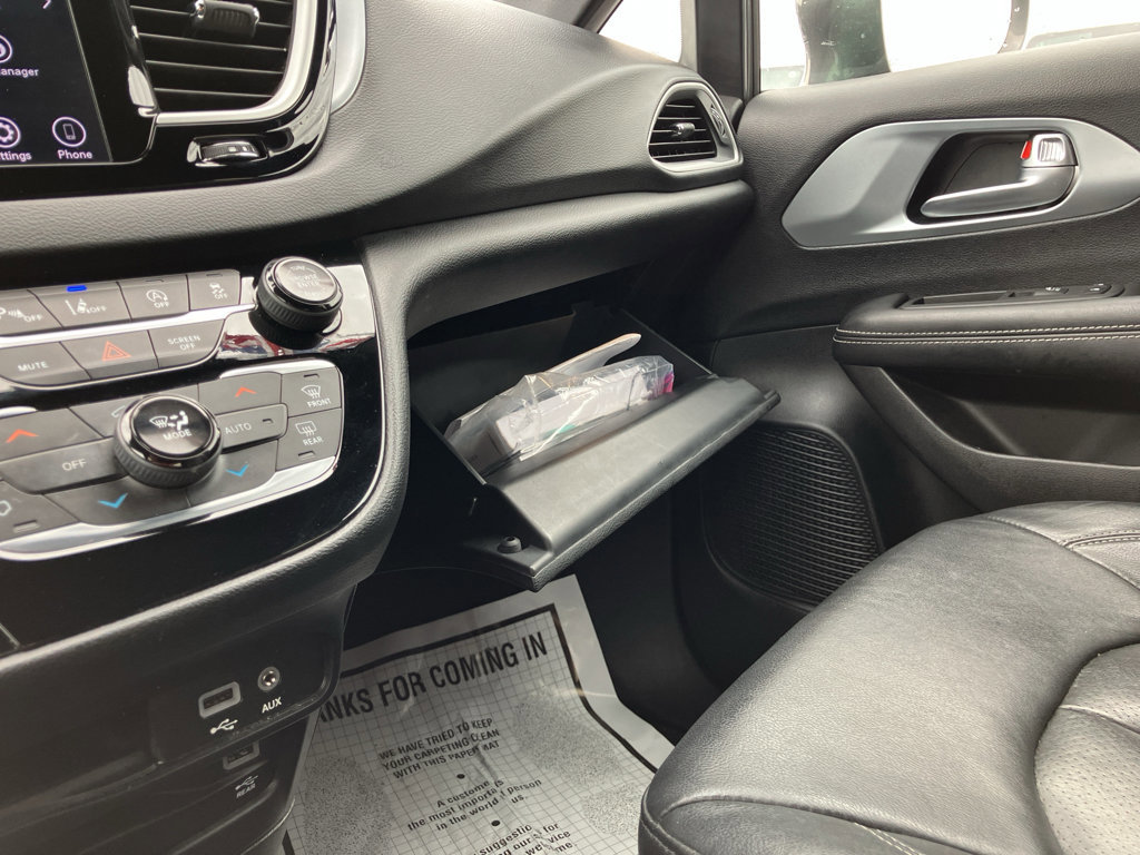 Used 2020 Chrysler Pacifica Touring-L Plus image 27