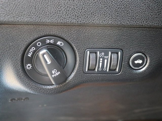 Used 2023 Dodge Charger SXT AWD/4WD image 31