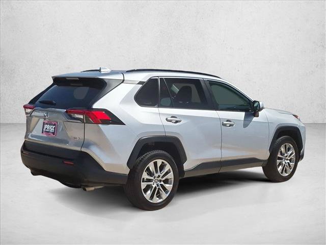 Used 2021 Toyota RAV4 XLE Premium FWD image 5
