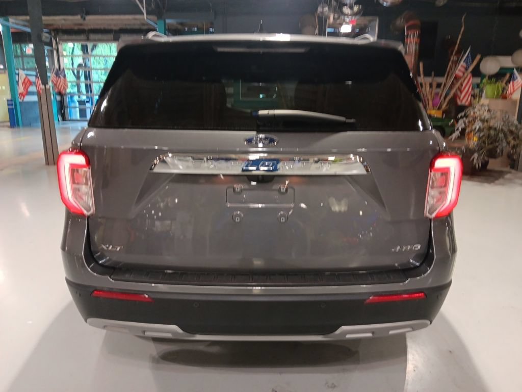 Certified 2023 Ford Explorer XLT w/ Equipment Group 202A AWD/4WD image 10