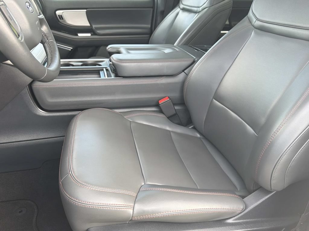 Certified 2025 Ford Expedition Active AWD/4WD image 13