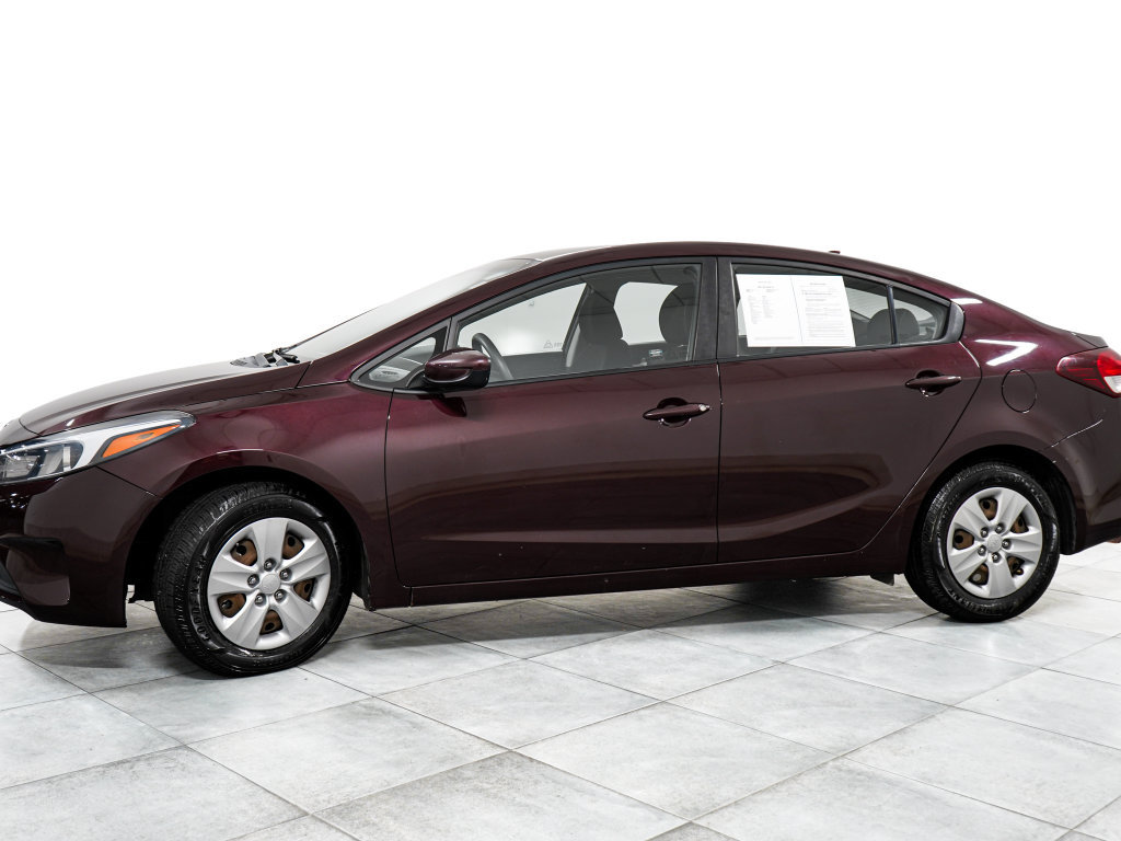 Used 2017 Kia Forte LX FWD image 4