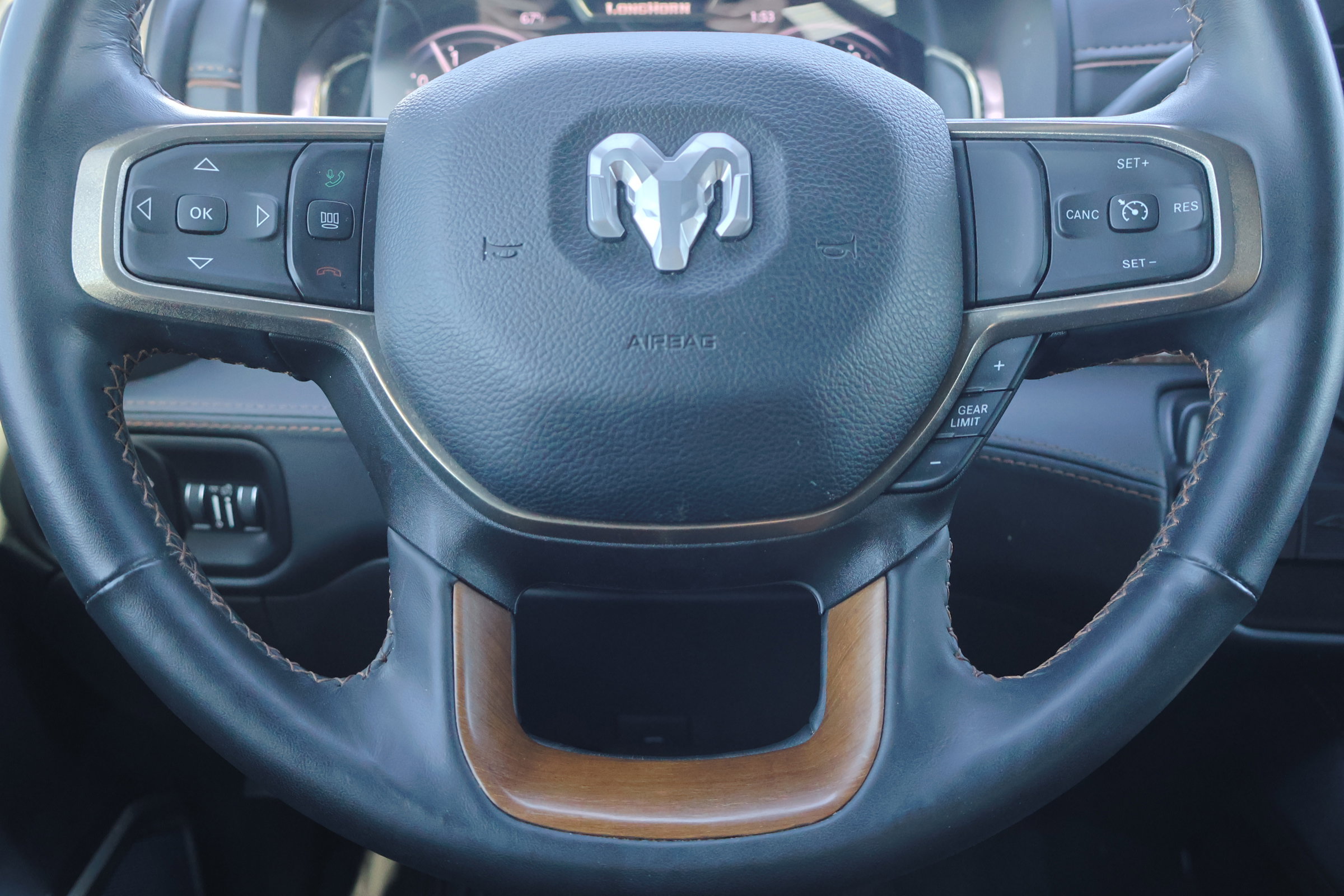 Used 2024 RAM 2500 Limited w/ Towing Technology Group image 16