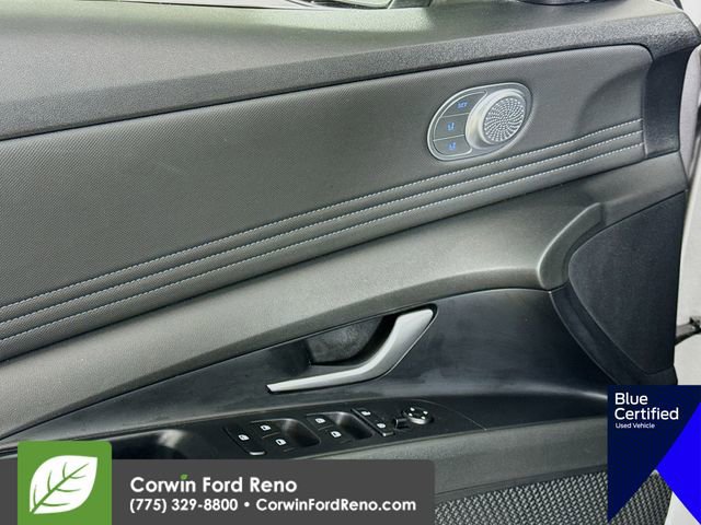 Used 2023 Hyundai Elantra Limited image 22
