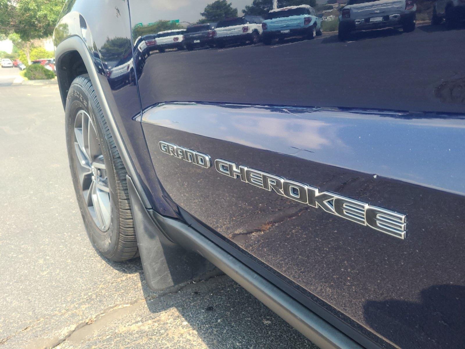 Used 2017 Jeep Grand Cherokee Limited AWD/4WD image 24