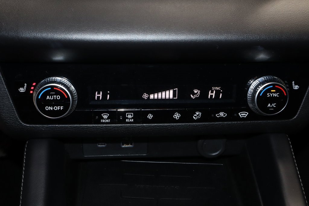 Used 2023 Mitsubishi Outlander SE image 32