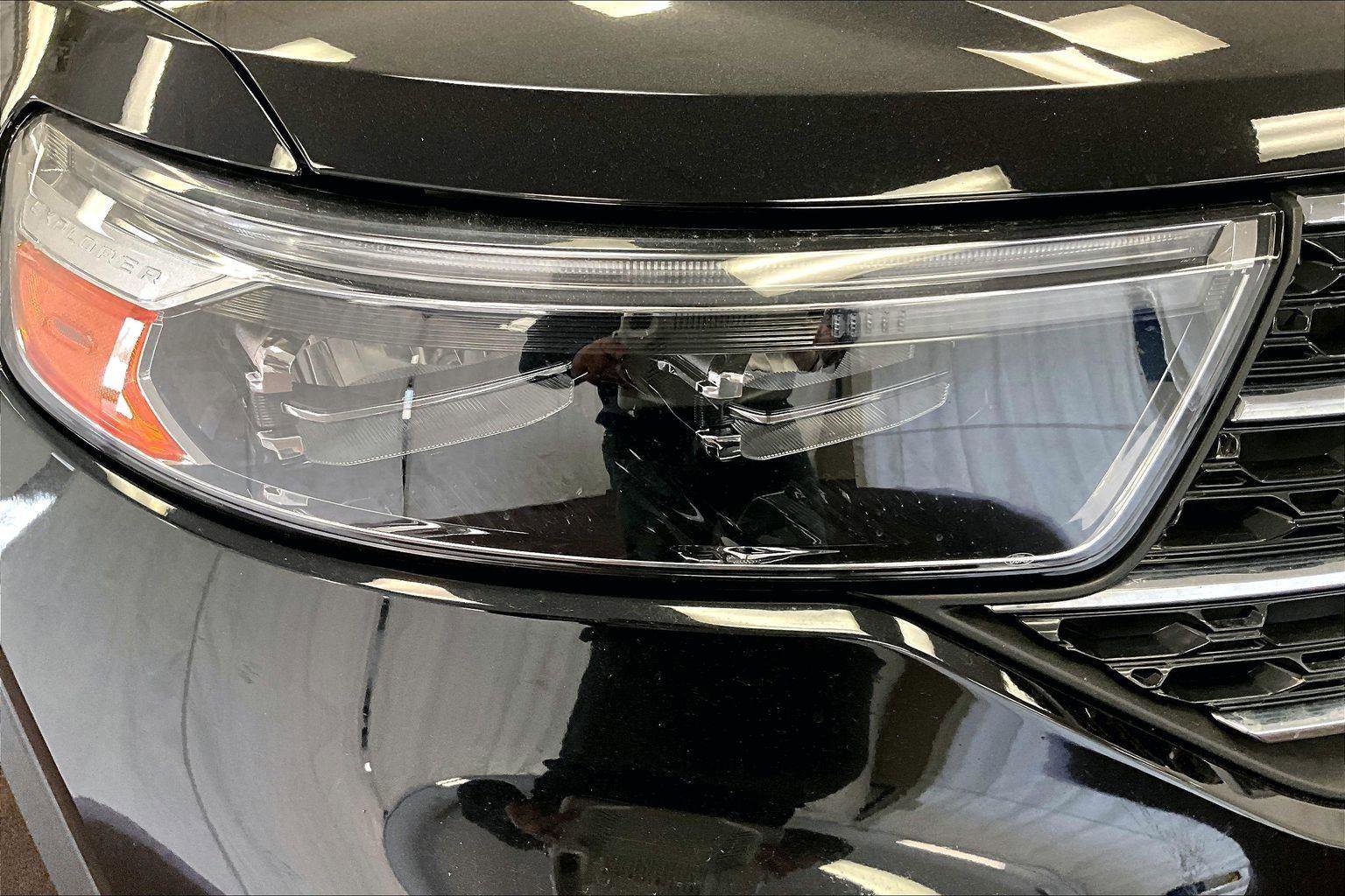 Certified 2022 Ford Explorer XLT w/ Equipment Group 202A image 28