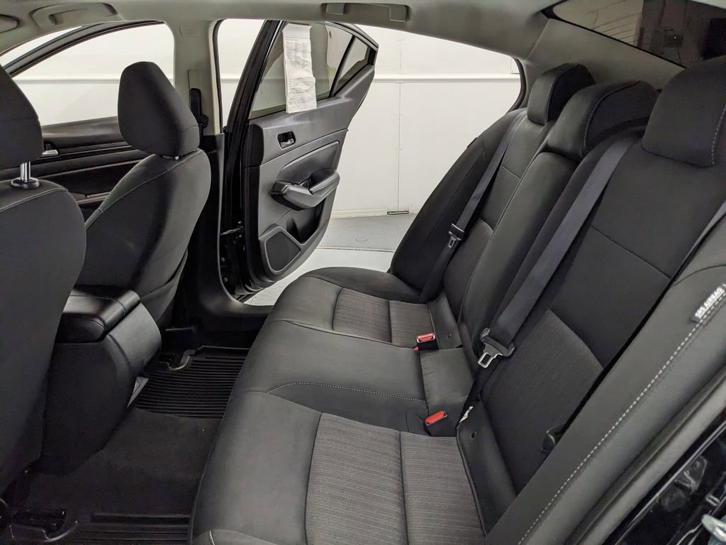 Used 2024 Nissan Altima 2.5 SV w/ SV Premium Package AWD/4WD image 17