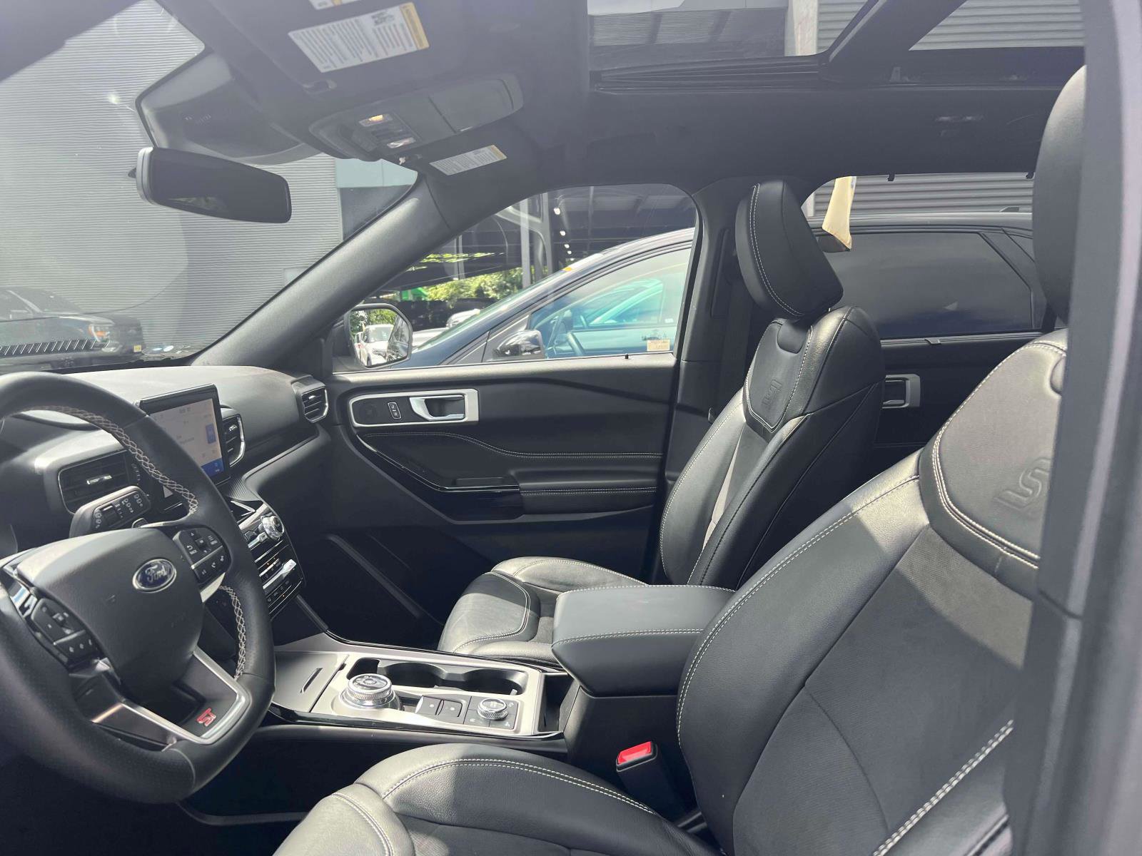 Certified 2022 Ford Explorer ST w/ ST Street Pack image 13