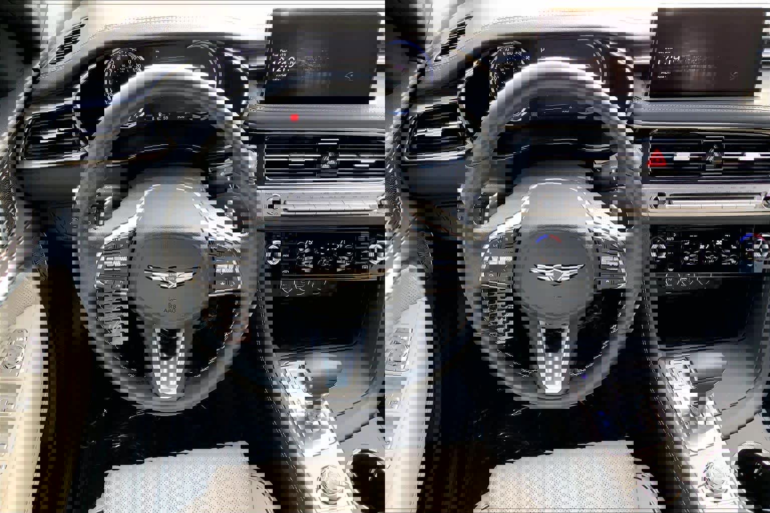 Used 2025 Genesis G70 2.5T w/ Sport Prestige Package image 7