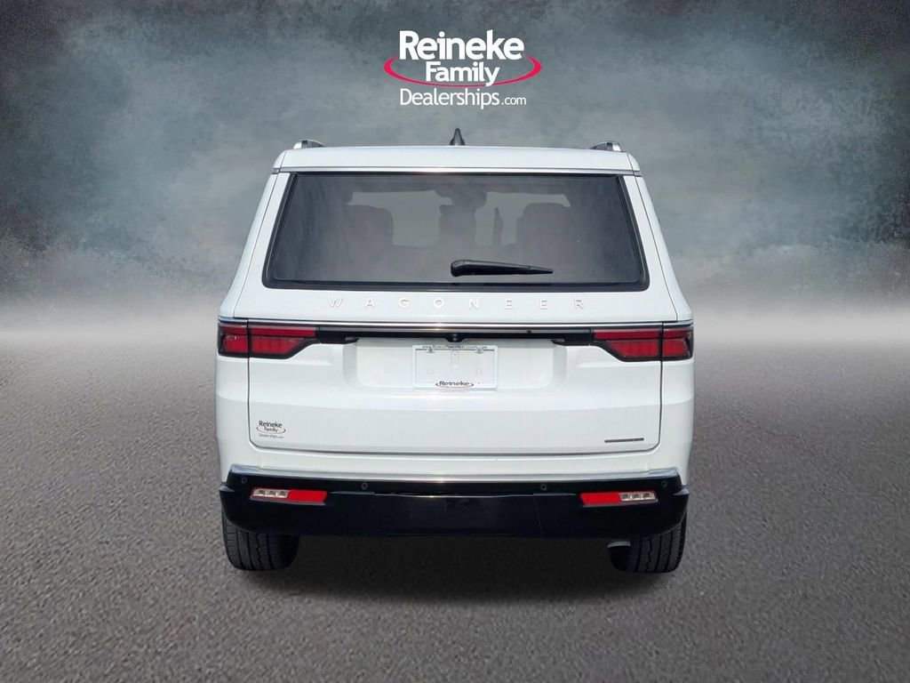 Used 2024 Jeep Wagoneer L Series III w/ Flexible Seating Group image 4