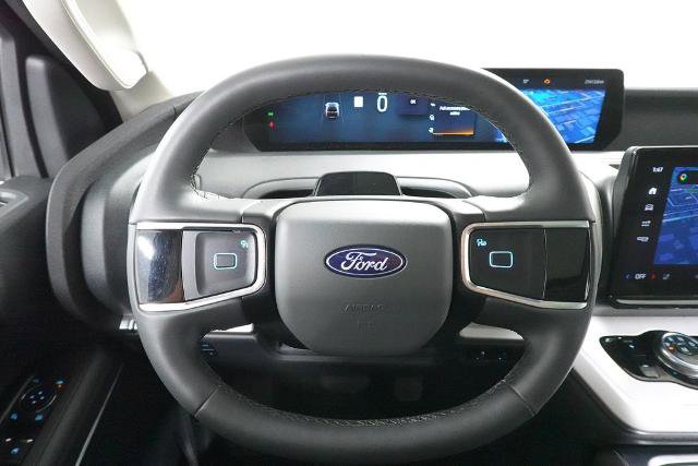 Certified 2025 Ford Expedition Active AWD/4WD image 12