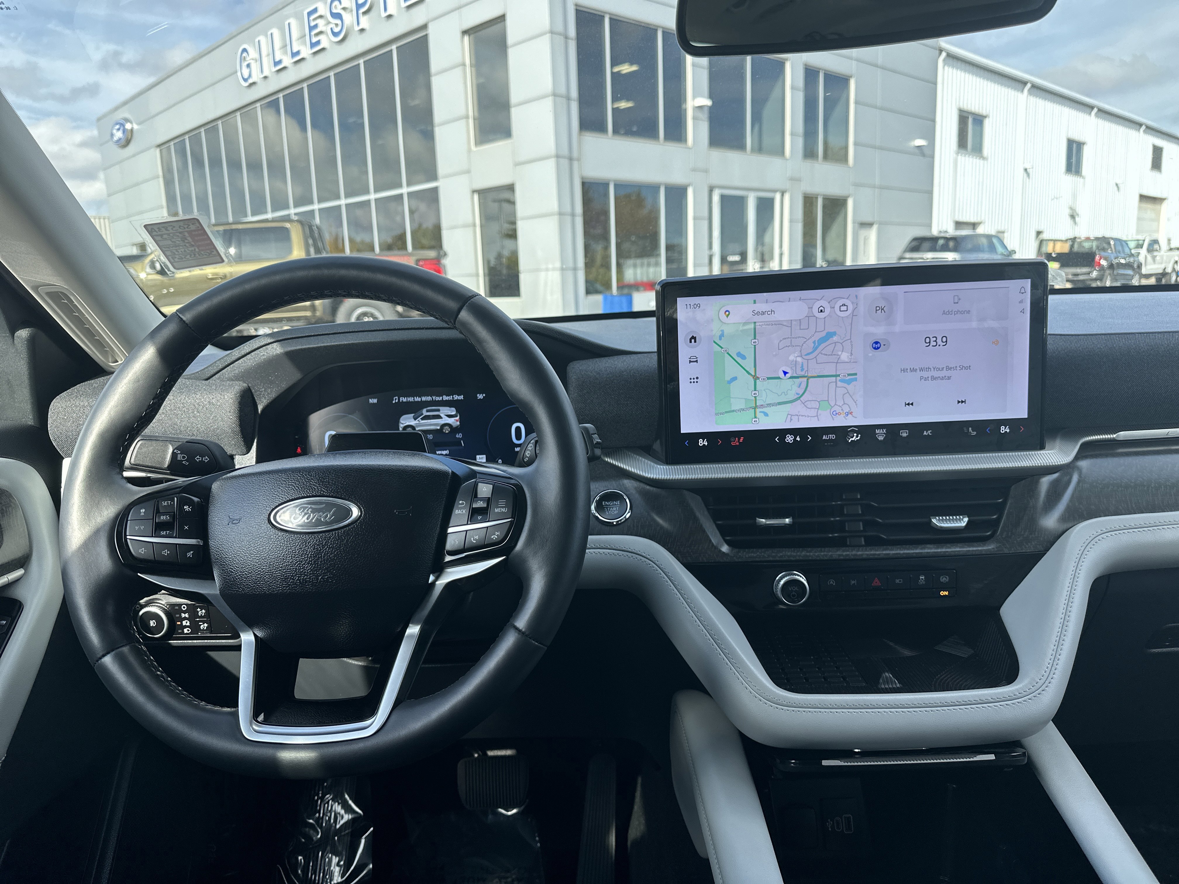 Certified 2025 Ford Explorer Platinum w/ Ultimate Package image 15